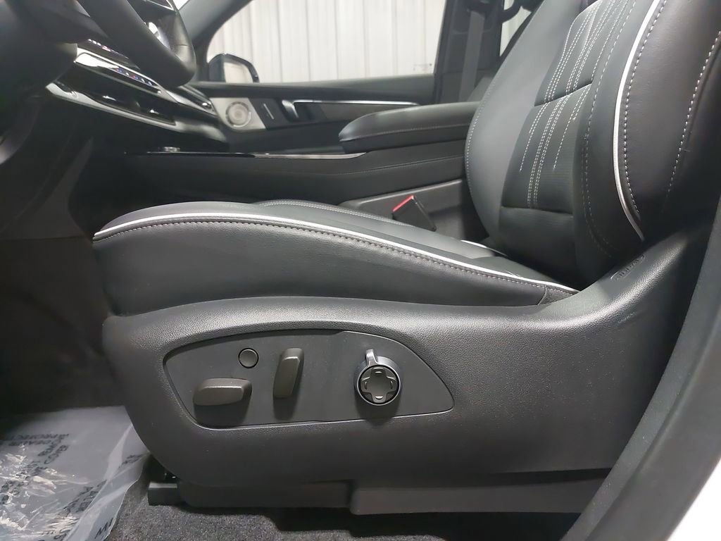 Used 2025 Buick Enclave Avenir w/ Super Cruise Package image 33