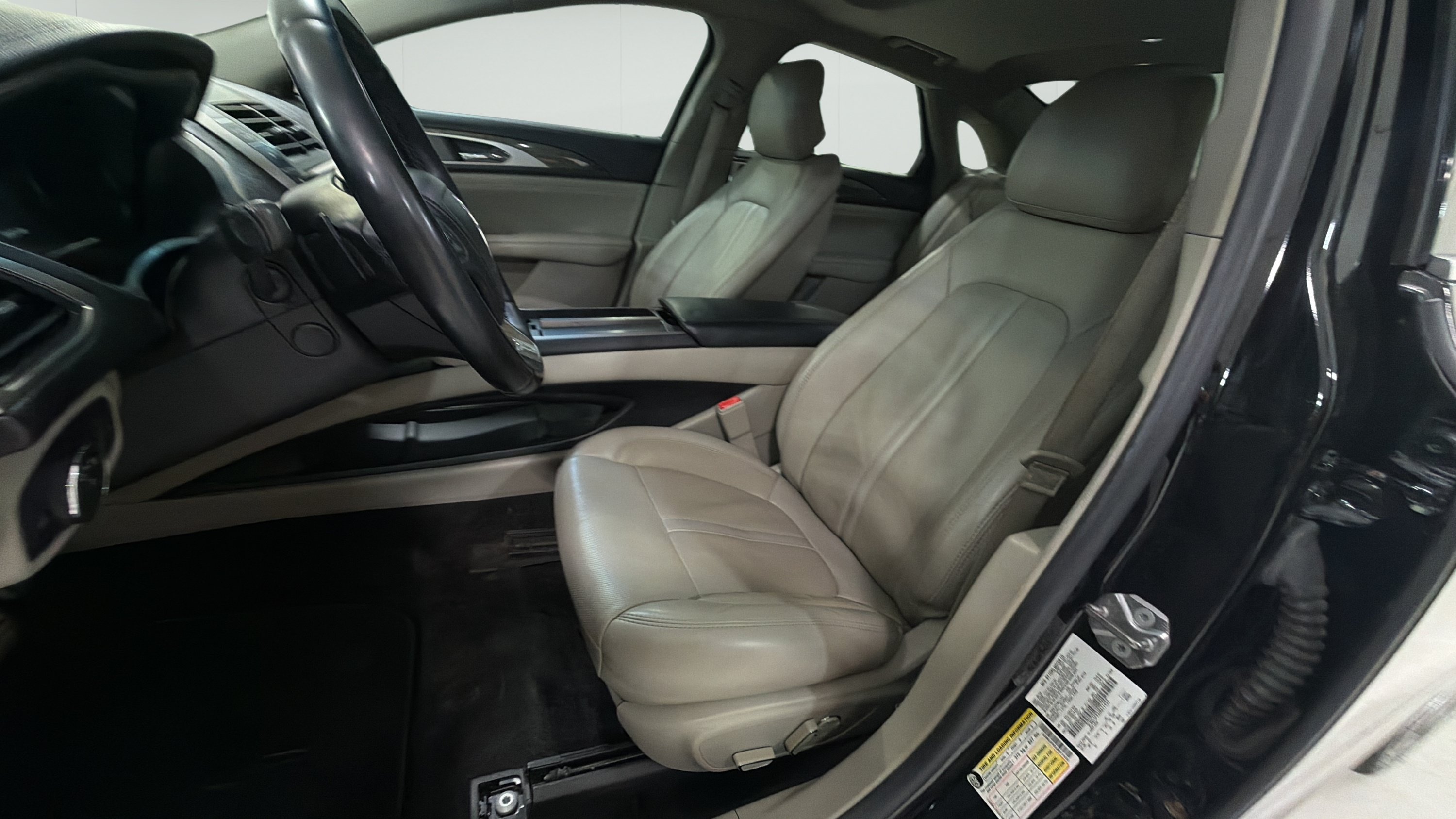 Used 2018 Lincoln MKZ Reserve w/ Magnetic Appearance Package AWD/4WD image 9