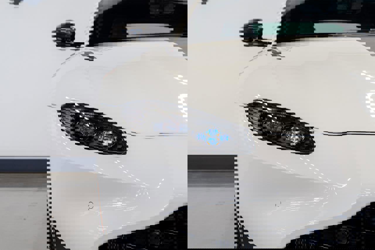 Used 2023 Aston Martin V8 Vantage Coupe image 35