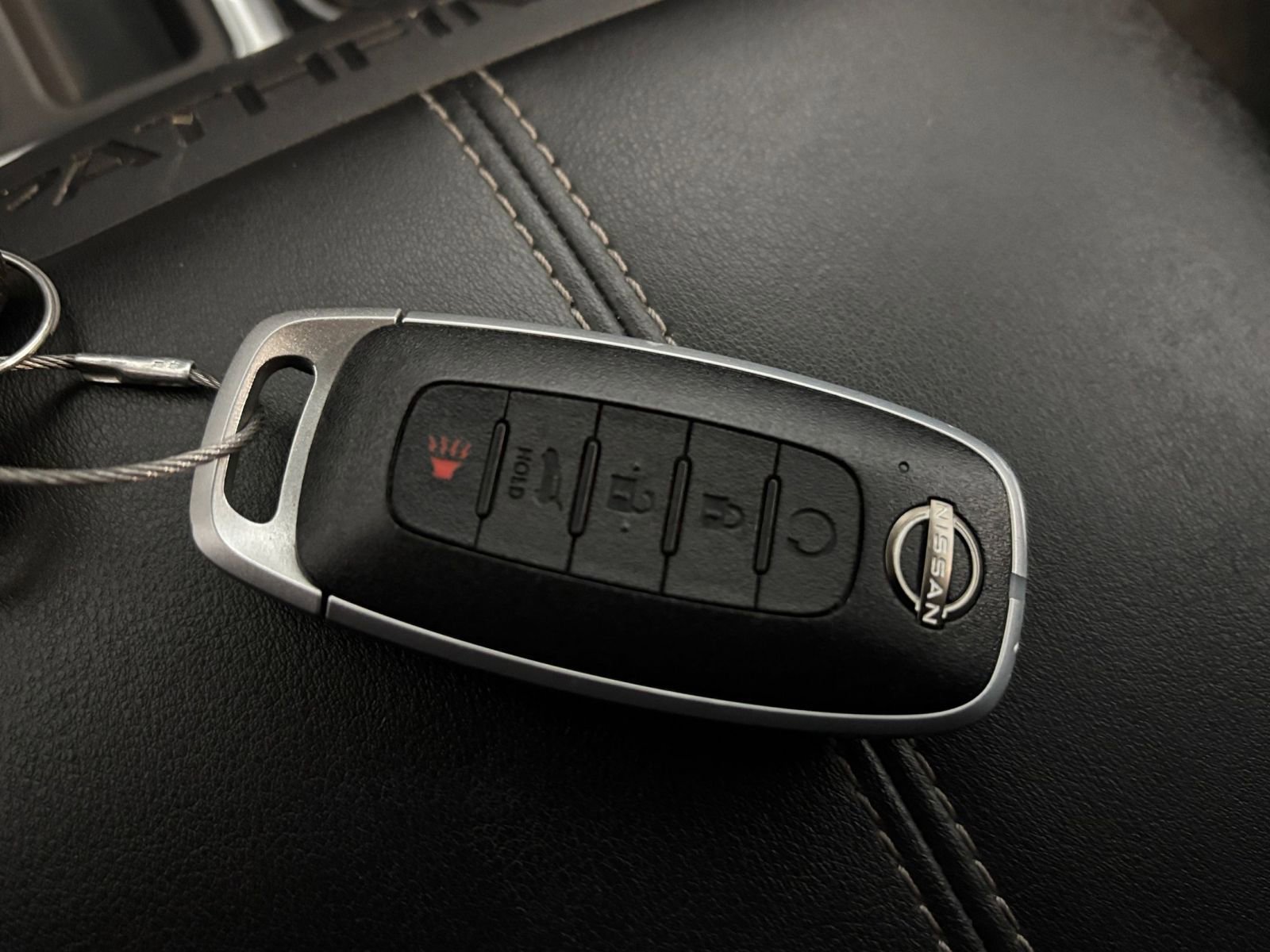 Used 2025 Nissan Pathfinder SV image 32