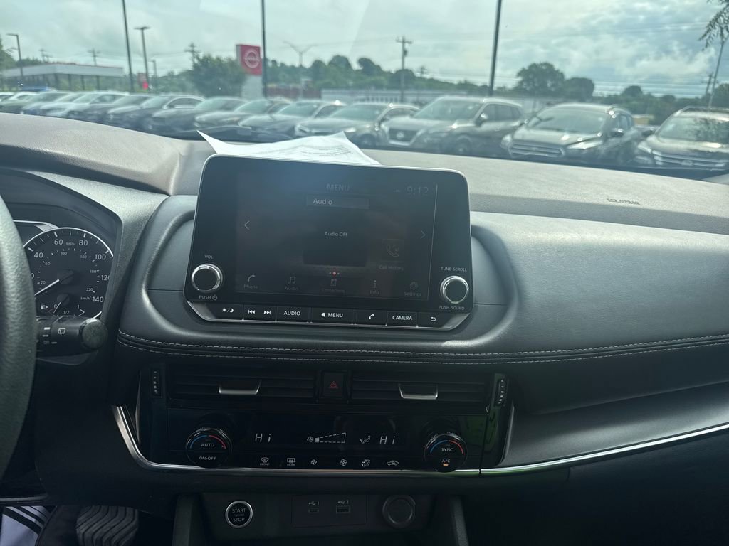 Used 2021 Nissan Rogue SV AWD/4WD image 15