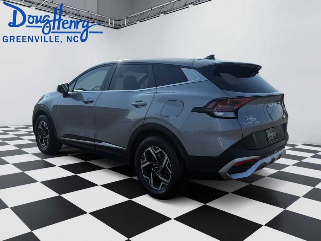 Used 2023 Kia Sportage LX FWD image 3