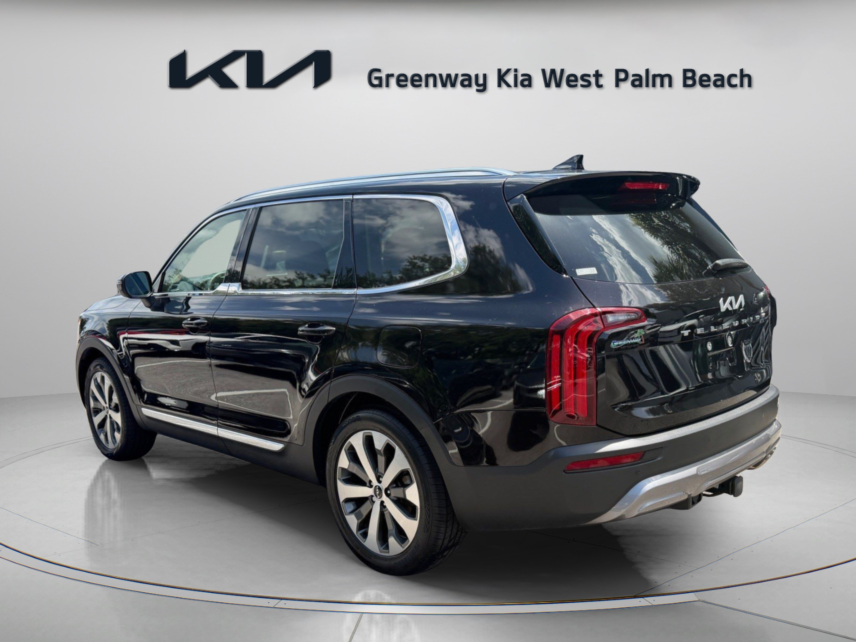 Certified 2022 Kia Telluride EX w/ EX Premium Package FWD image 5