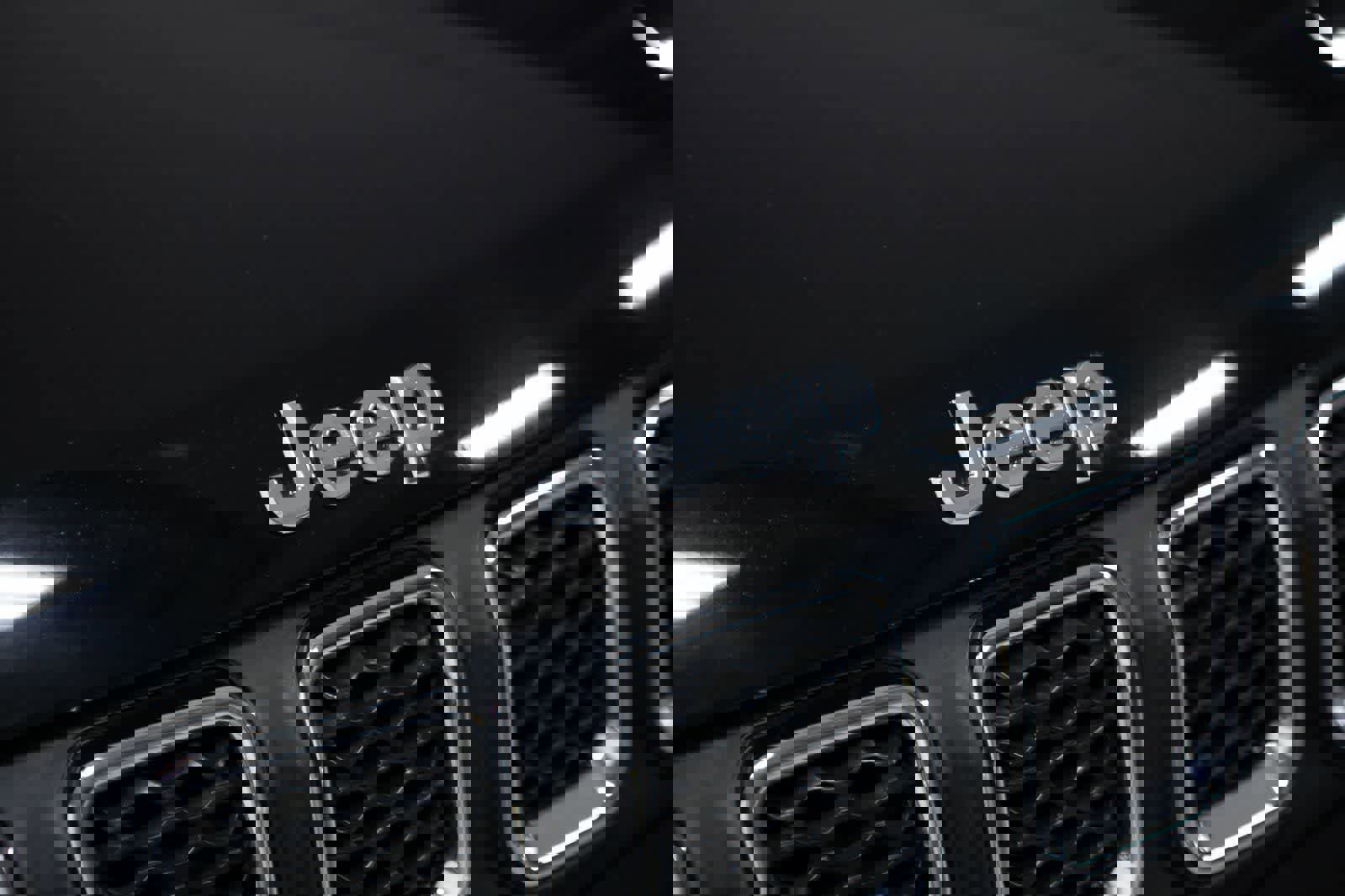 Used 2023 Jeep Compass Latitude image 29