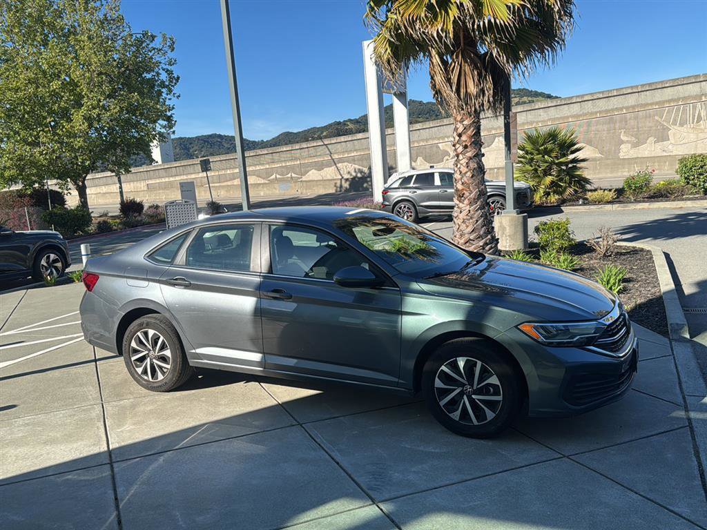 Used 2023 Volkswagen Jetta S image 5