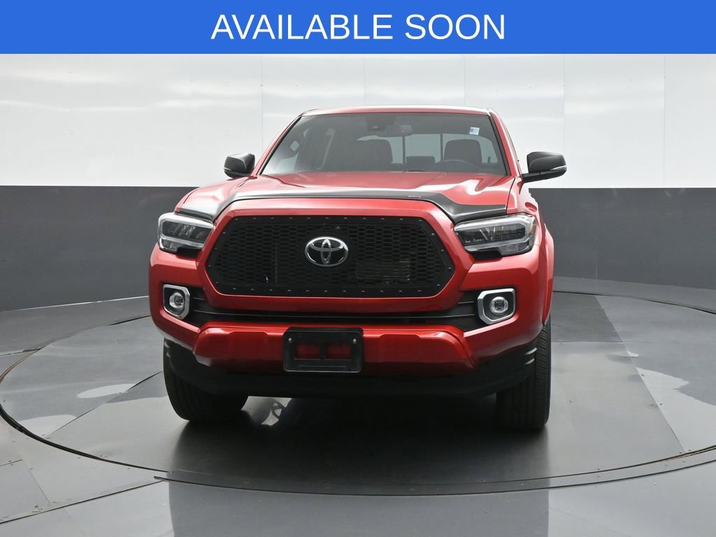 Used 2020 Toyota Tacoma Limited AWD/4WD image 2