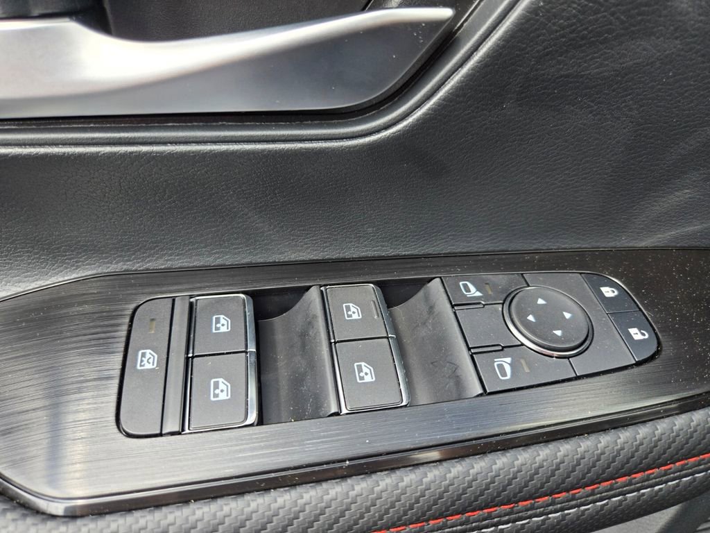 New 2026 Nissan Kicks SR w/ Cold Weather Package FWD image 12