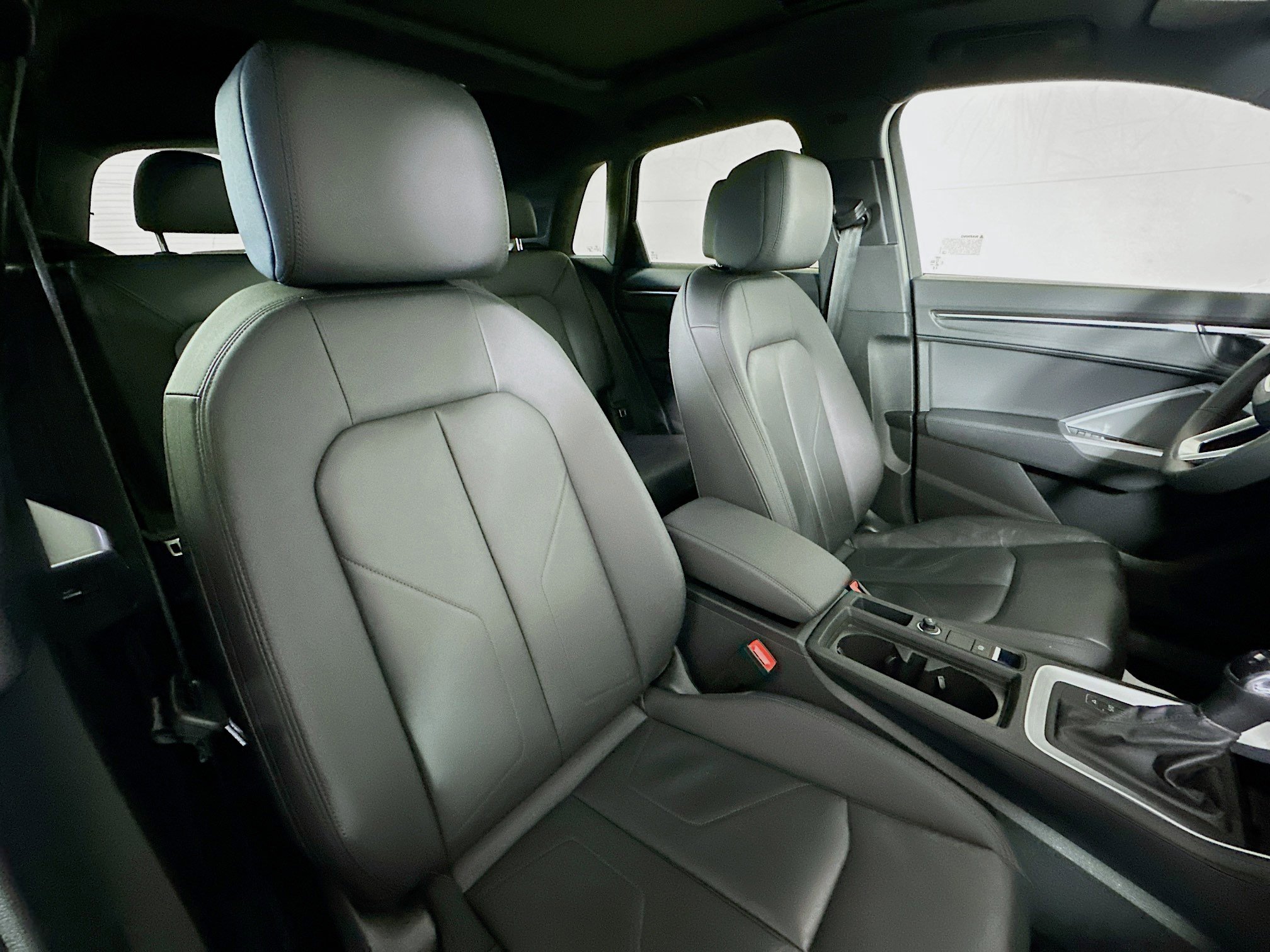 Used 2025 Audi Q3 2.0T Premium image 27