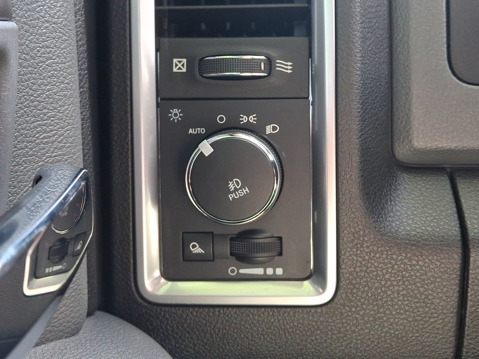 Used 2020 RAM 1500 Warlock AWD/4WD image 24