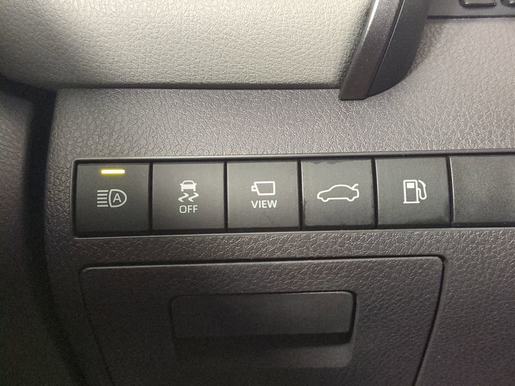 Used 2018 Toyota Camry XLE w/ Driver Assist Package FWD image 26