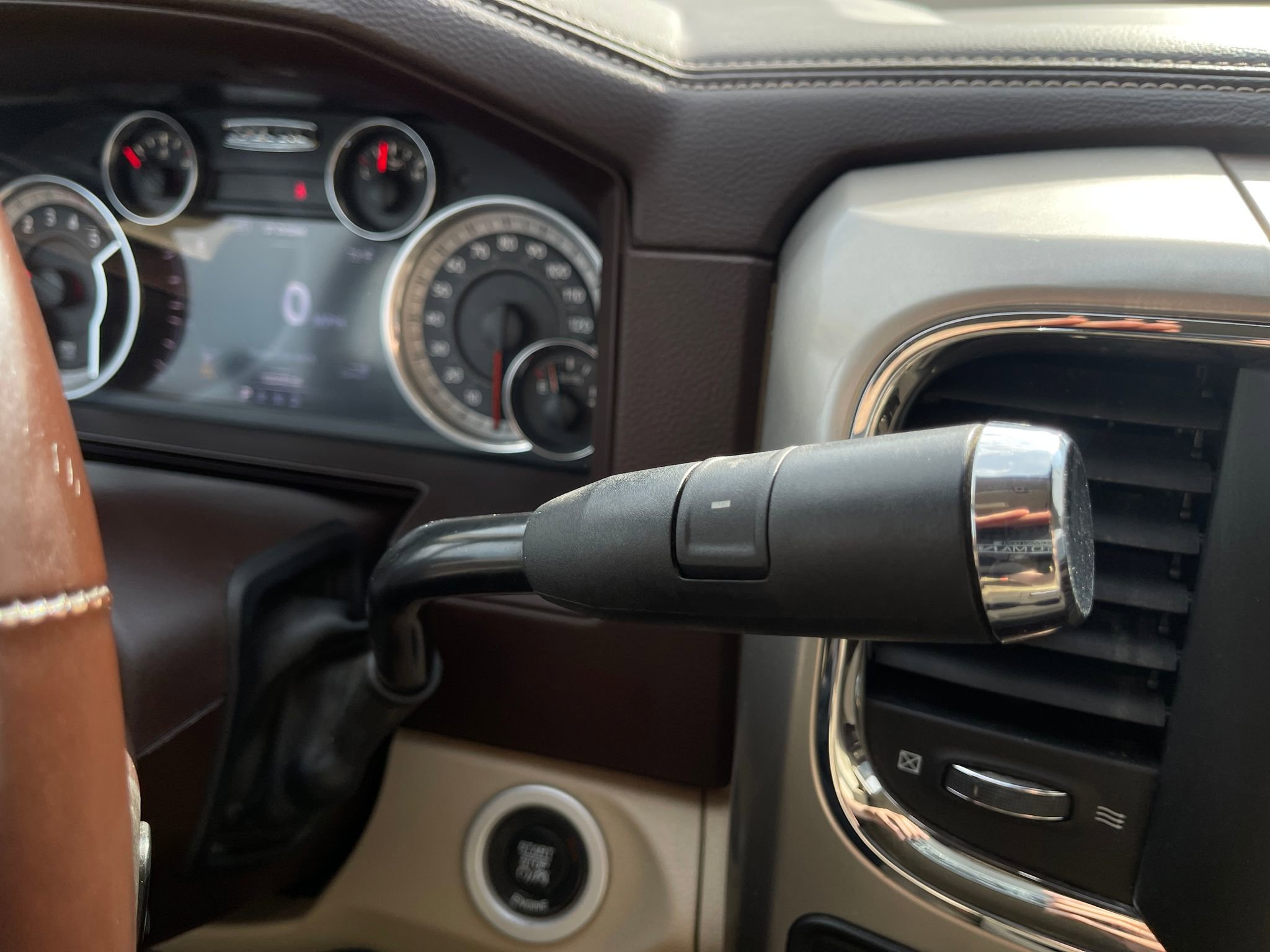 Used 2016 RAM 2500 Laramie w/ Cold Weather Group image 28