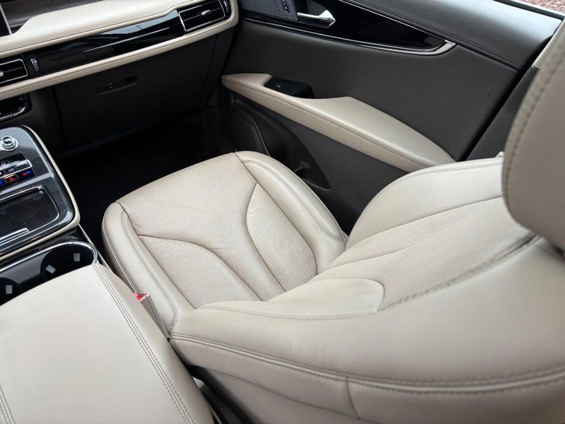 Used 2023 Lincoln Nautilus Reserve image 14