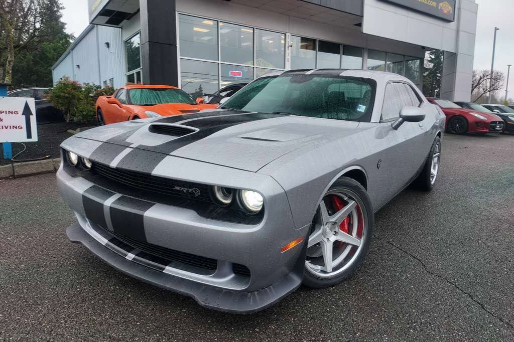 Used 2016 Dodge Challenger SRT Hellcat image 5