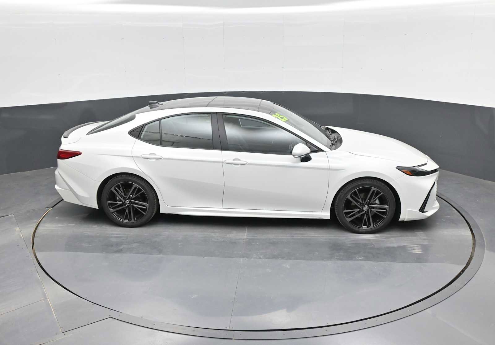 Used 2025 Toyota Camry XSE image 24