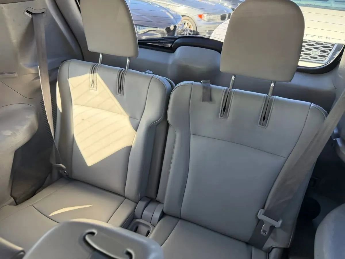 Used 2012 Toyota Highlander SE FWD image 21