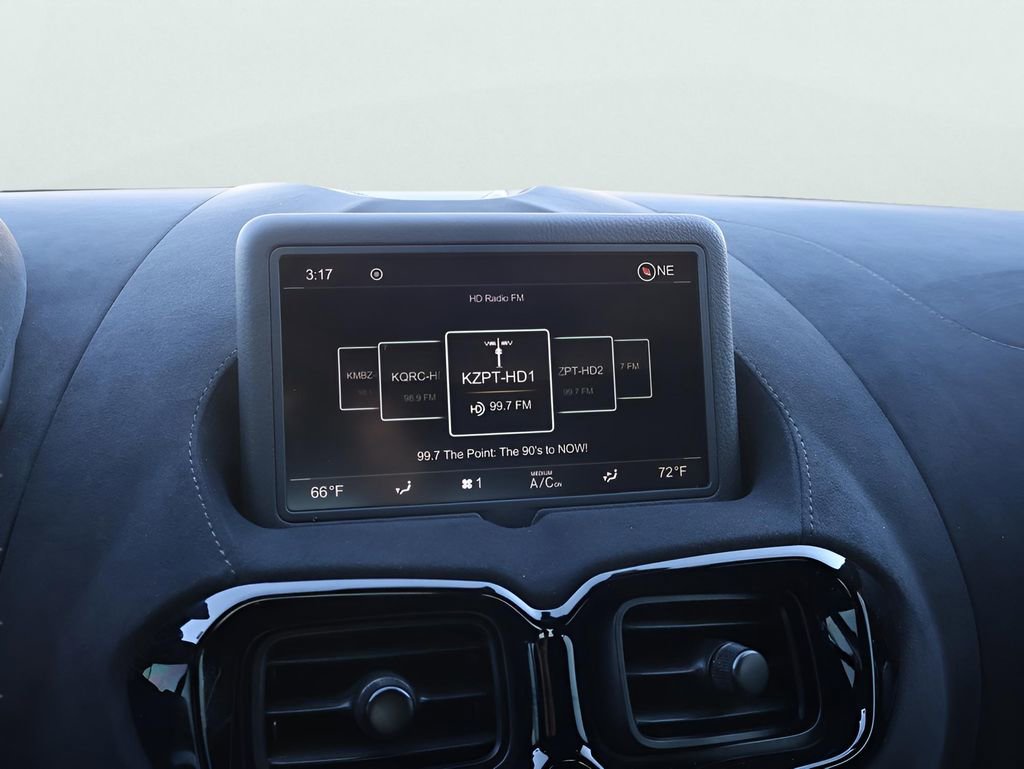 Used 2020 Aston Martin V8 Vantage Coupe image 19