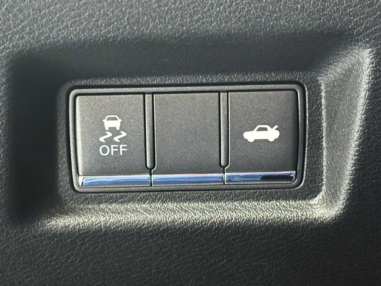 Used 2018 INFINITI Q60 Red Sport 400 w/ Sensory Package 3.0T Sport image 18