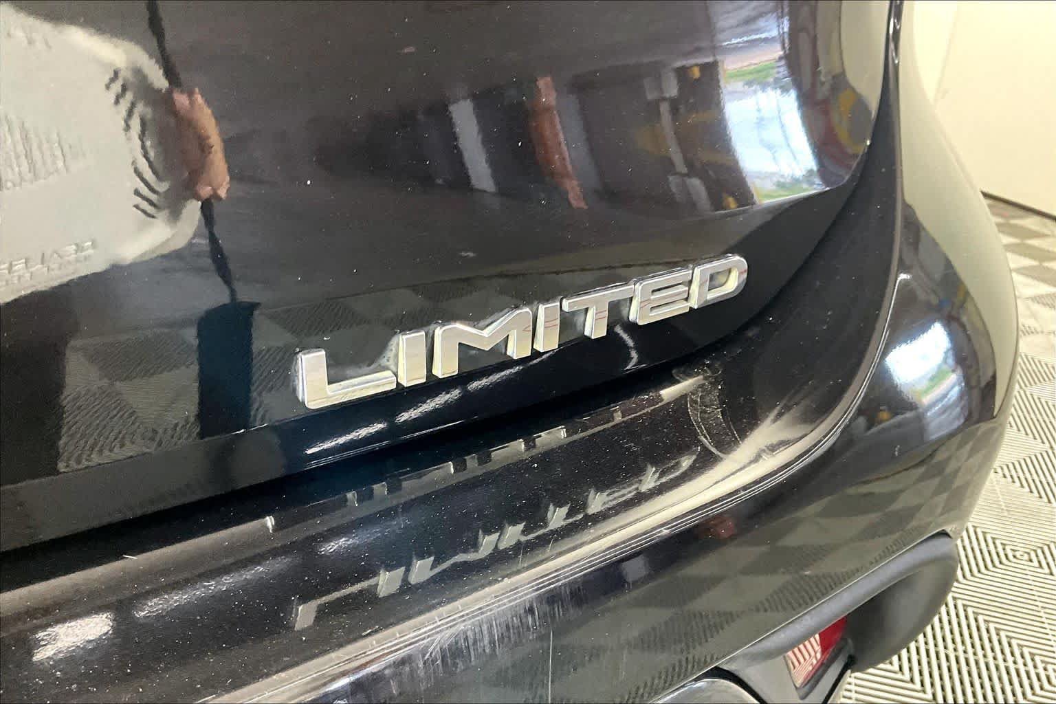 Used 2020 Toyota Highlander Limited FWD image 10