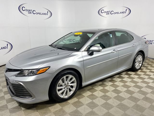 Used 2024 Toyota Camry LE FWD image 3