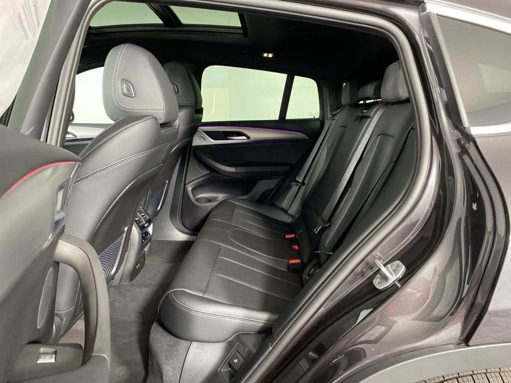 Used 2025 BMW X4 xDrive30i w/ Premium Package image 23