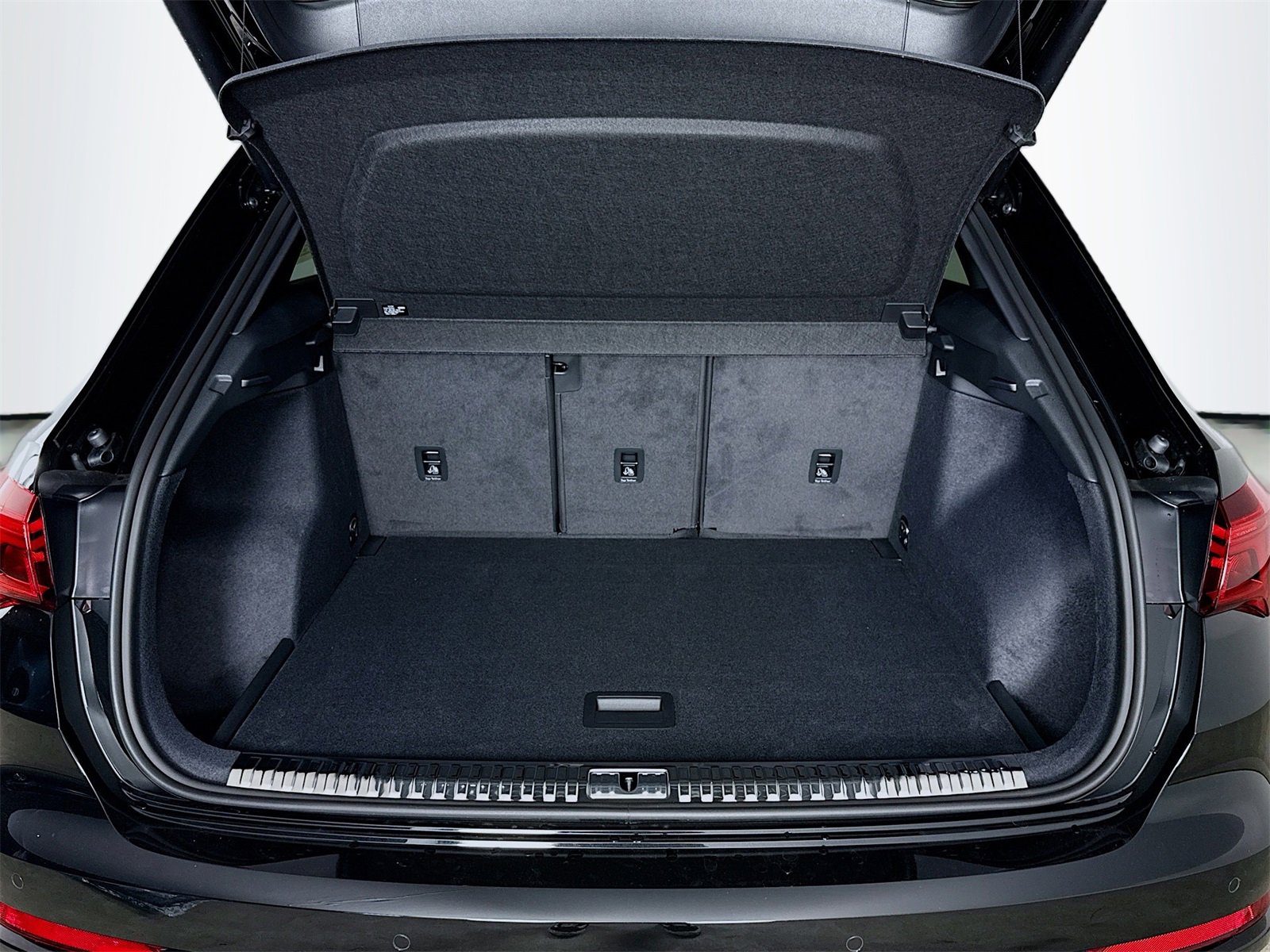 New 2025 Audi Q3 2.0T Premium image 26