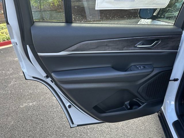 New 2025 Jeep Grand Cherokee L Limited w/ Luxury Tech Group II image 20