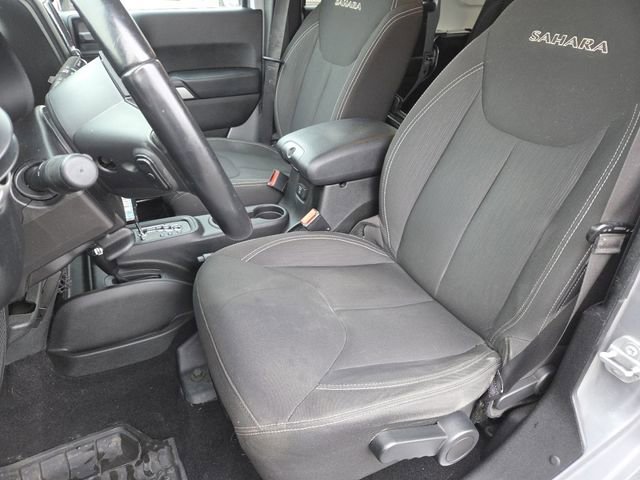 Used 2017 Jeep Wrangler Unlimited Sahara image 27