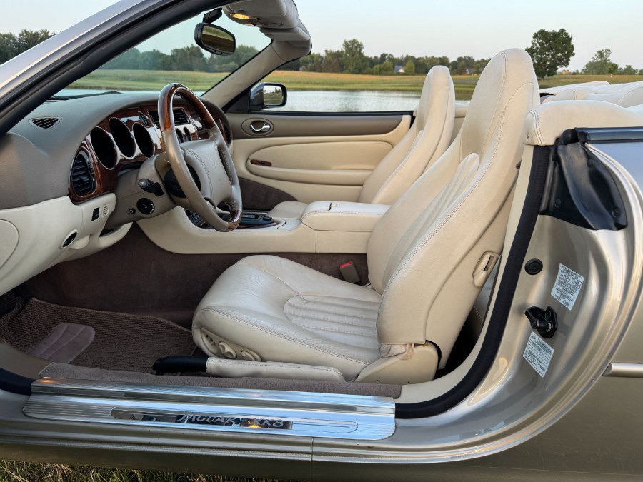 Used 1997 Jaguar XK8 Convertible RWD image 25