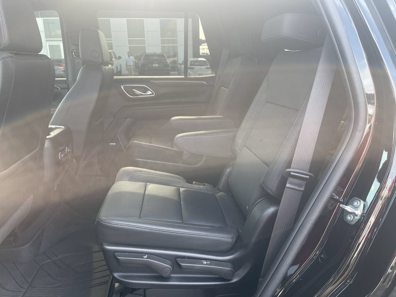 Used 2024 Chevrolet Tahoe Z71 w/ Luxury Package AWD/4WD image 26