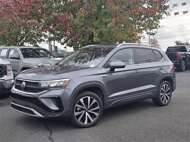 Used 2022 Volkswagen Taos SE w/ Panoramic Sunroof Package image 8