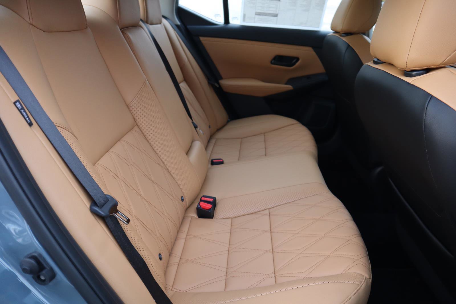 Used 2025 Nissan Sentra SV w/ SV Premium Package image 44