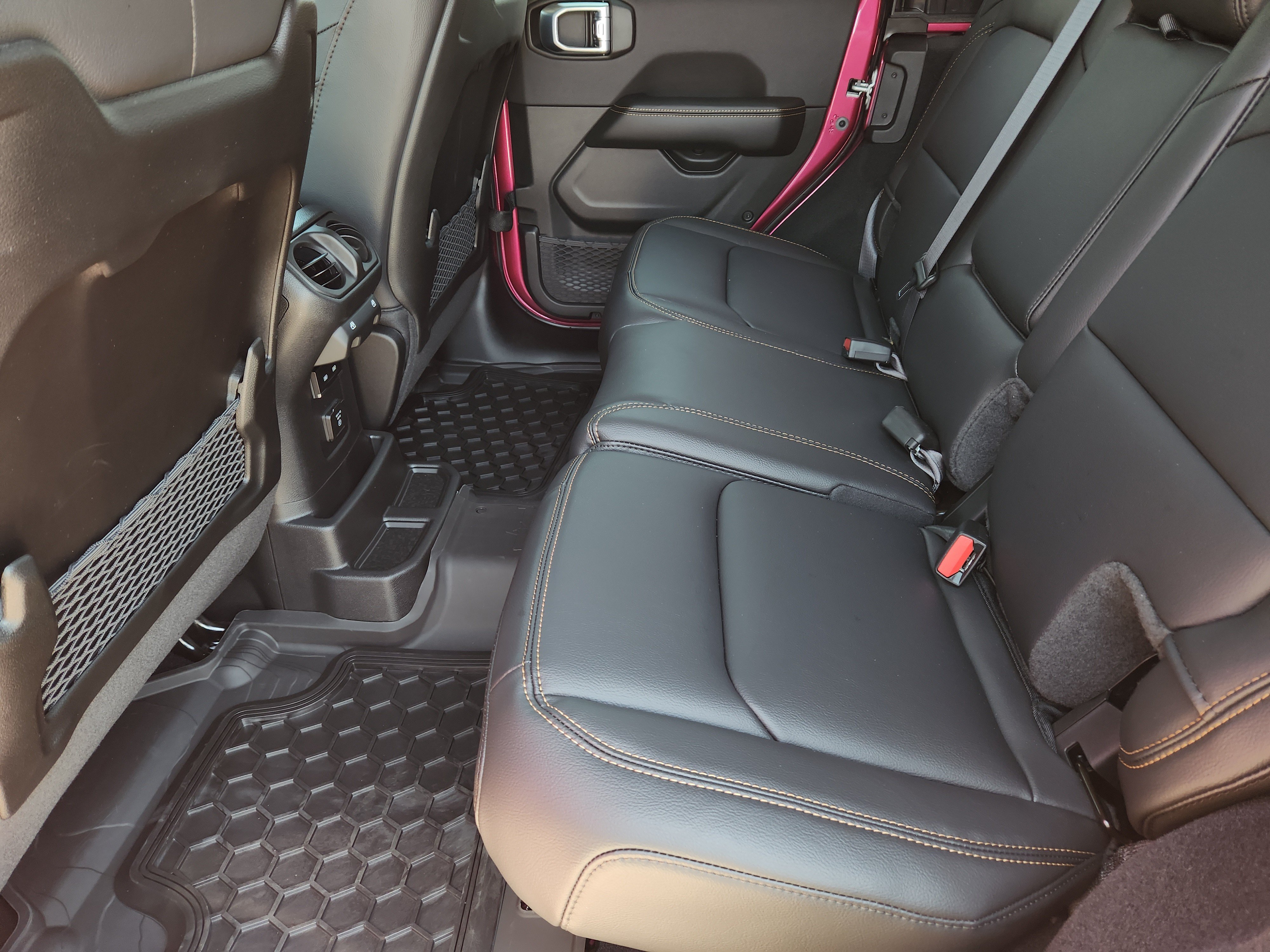 New 2026 Jeep Wrangler Unlimited Sahara AWD/4WD image 21