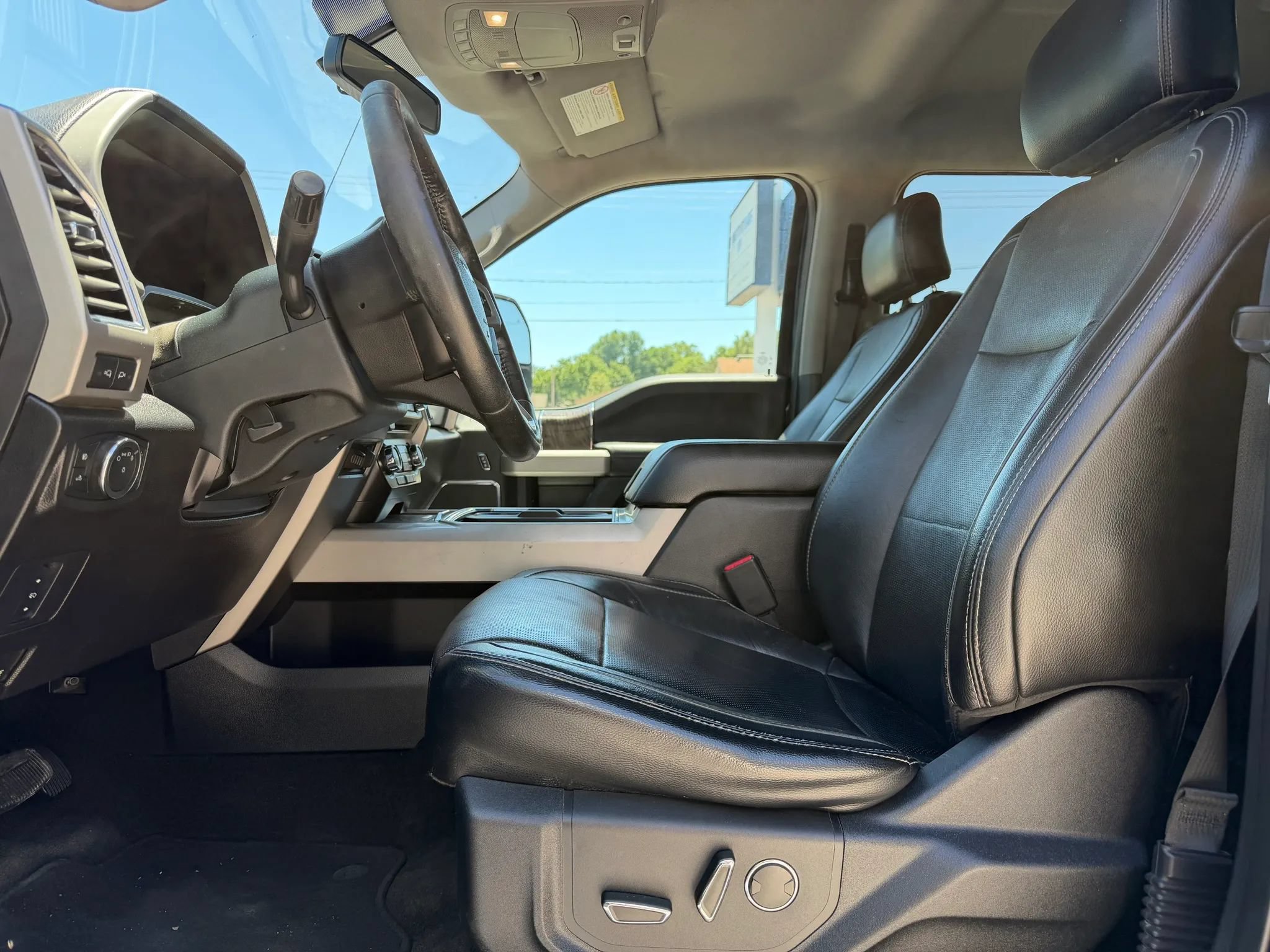 Used 2017 Ford F250 Lariat w/ Chrome Package AWD/4WD image 19