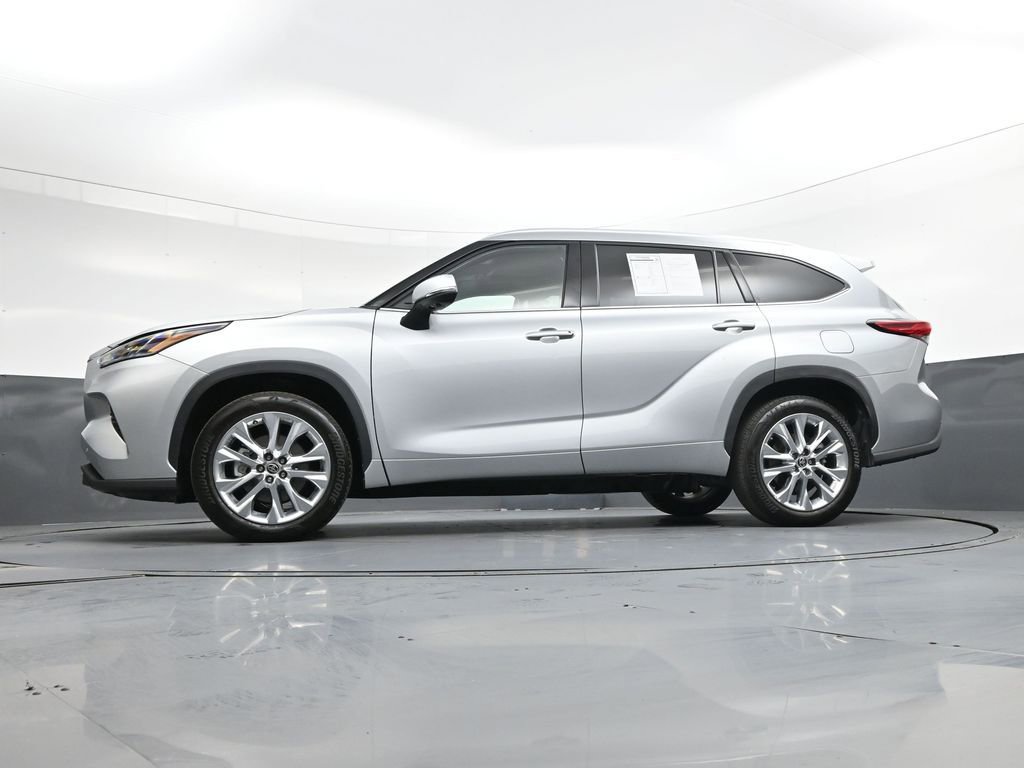 Used 2023 Toyota Highlander Limited image 39
