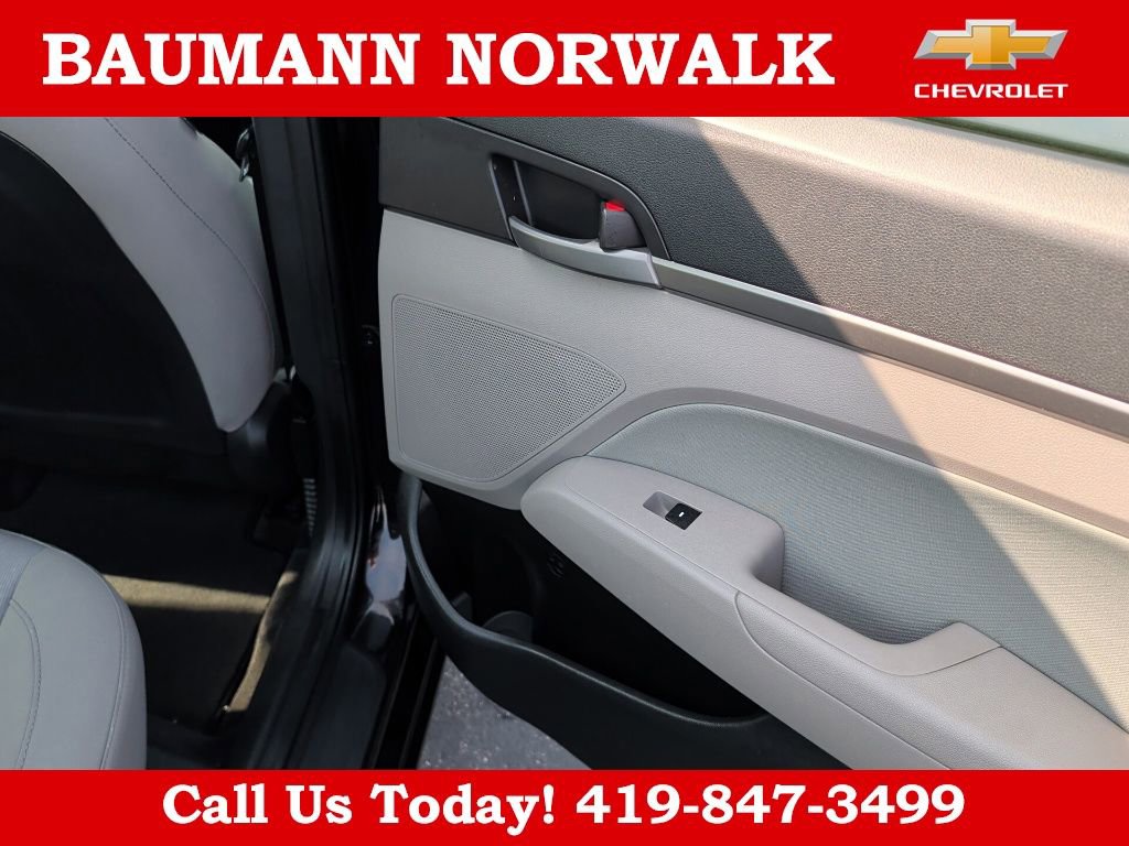 Used 2017 Hyundai Elantra SE FWD image 14