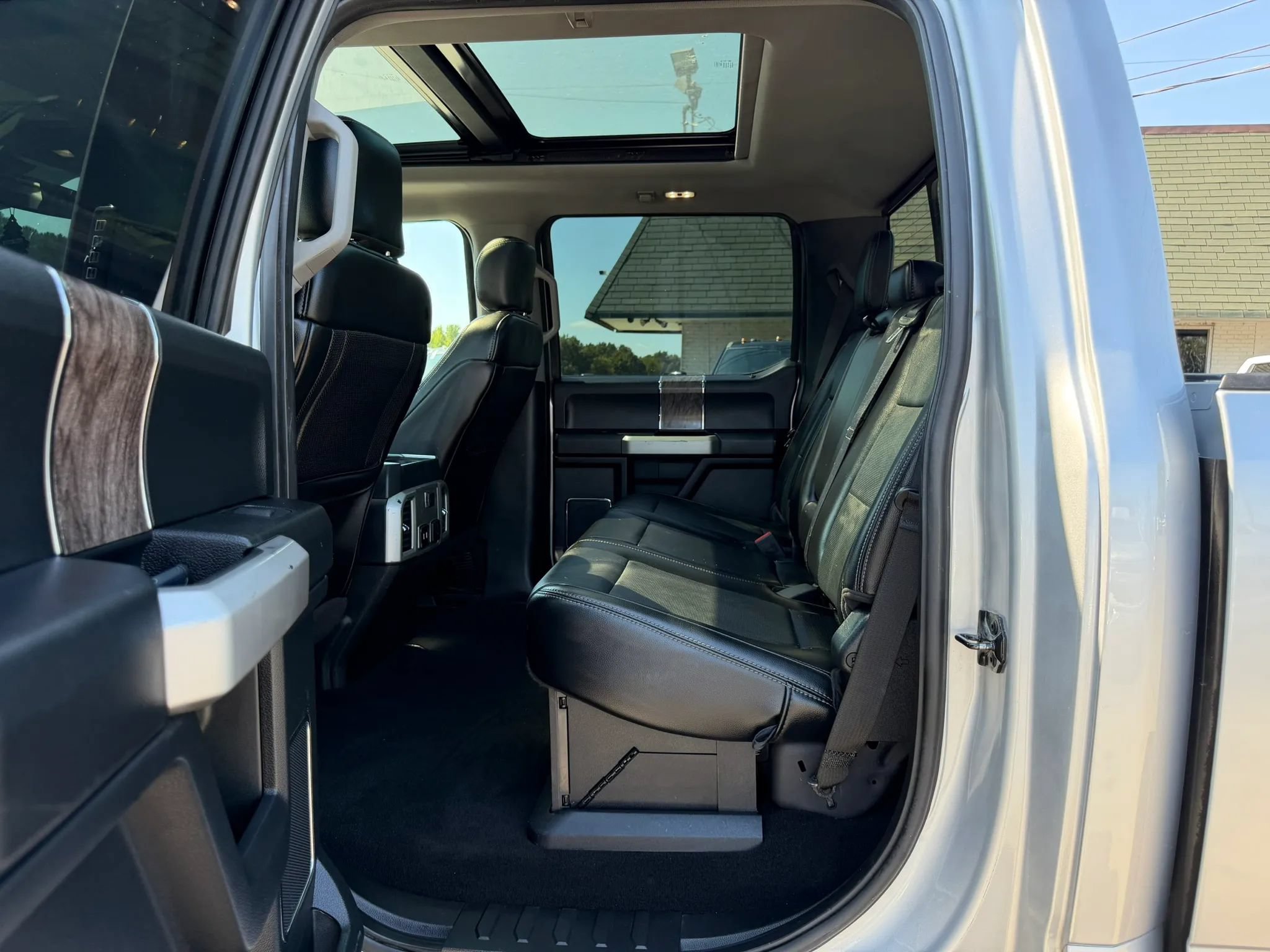 Used 2019 Ford F250 Lariat w/ Lariat Ultimate Package AWD/4WD image 24