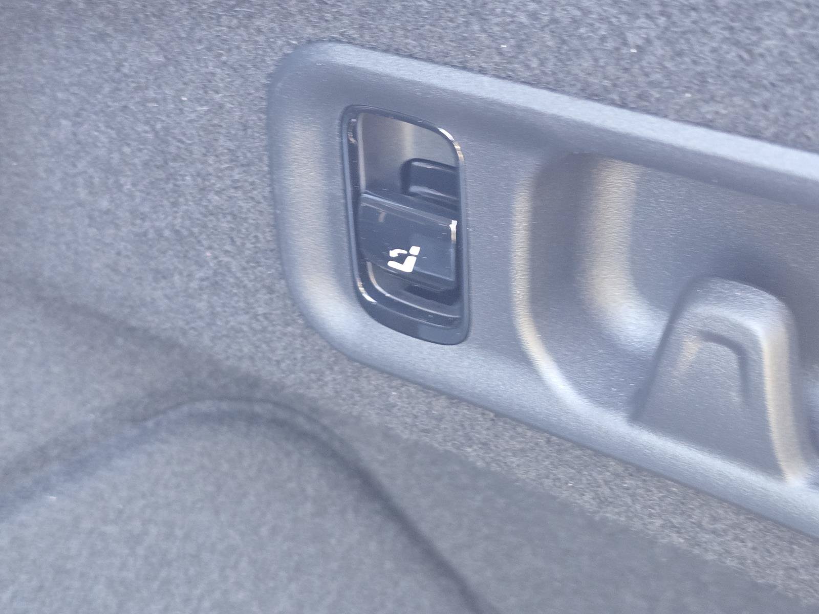 New 2027 Mercedes-Benz E 450 4MATIC Sedan image 11