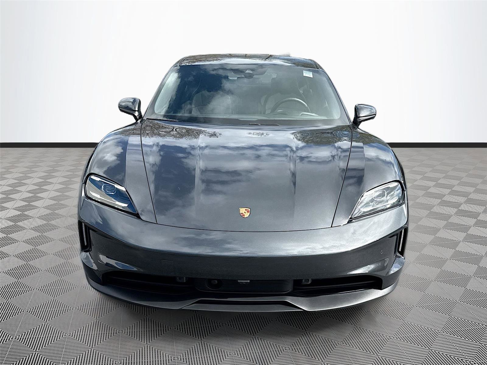 Used 2025 Porsche Taycan RWD image 2