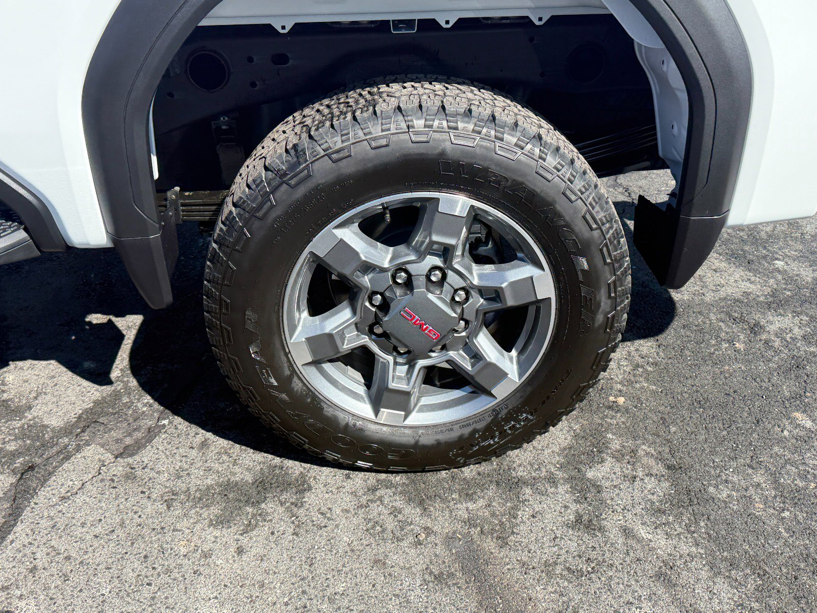 New 2026 GMC Sierra 2500 SLE w/ SLE Value Package; image 10