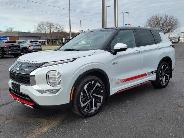 Used 2024 Mitsubishi Outlander 4WD Plug-In Hybrid image 4