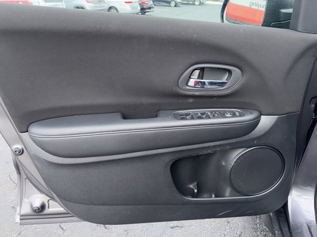 Used 2016 Honda HR-V LX image 11