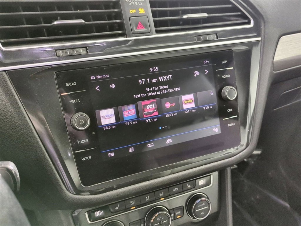 Used 2019 Volkswagen Tiguan SE w/ Panoramic Sunroof Package image 13