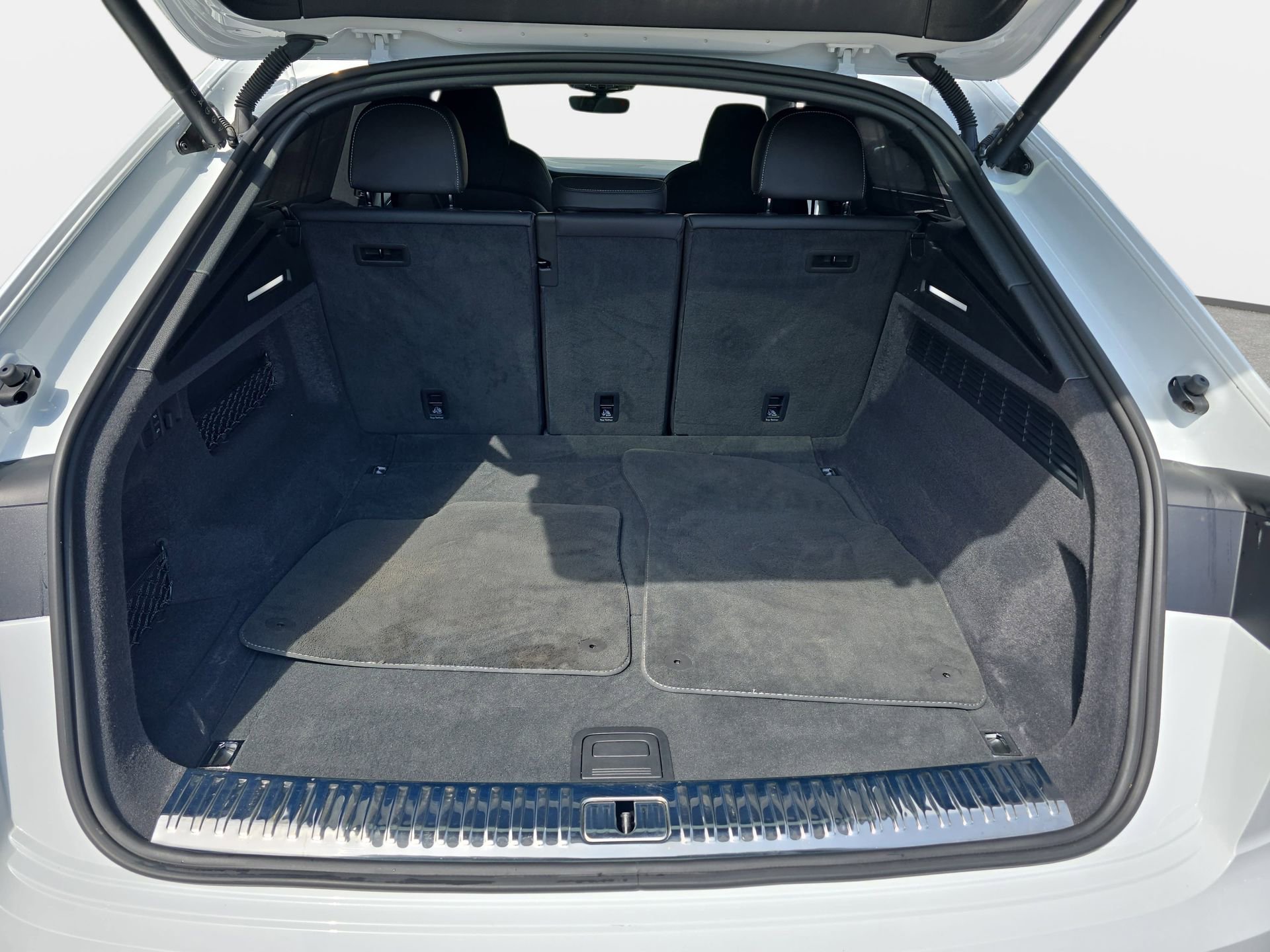 Used 2024 Audi SQ8 Premium Plus AWD/4WD image 12