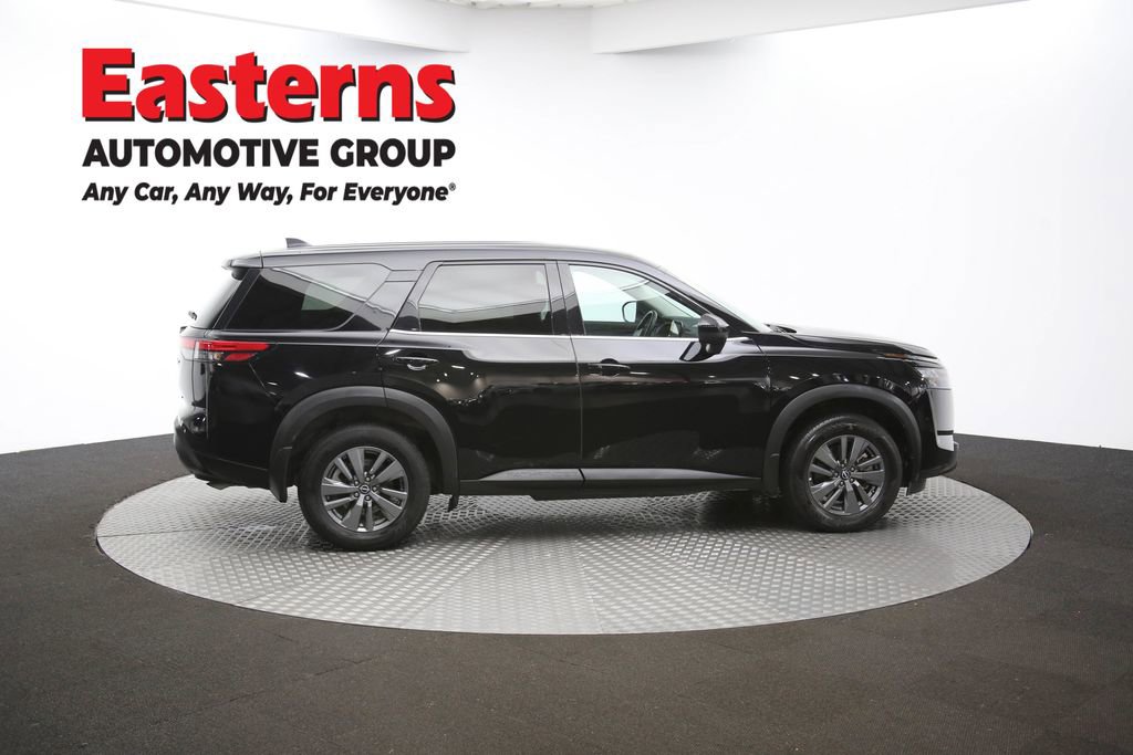Used 2024 Nissan Pathfinder S image 45