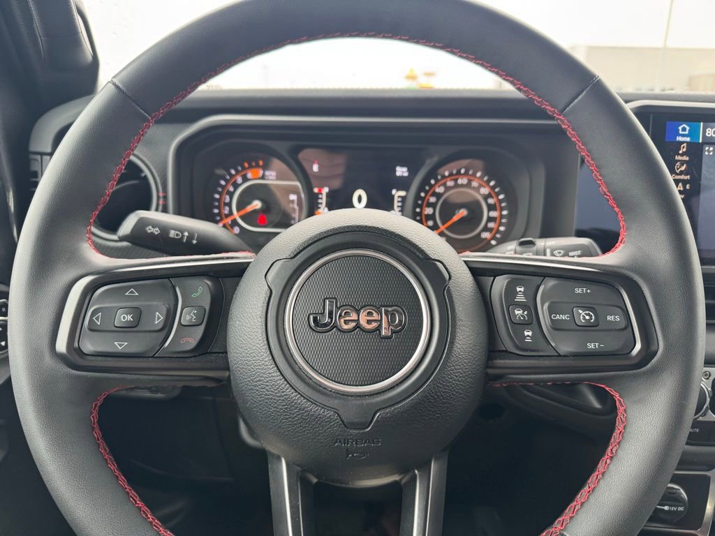 Used 2024 Jeep Wrangler Unlimited Rubicon w/ Technology Group image 9