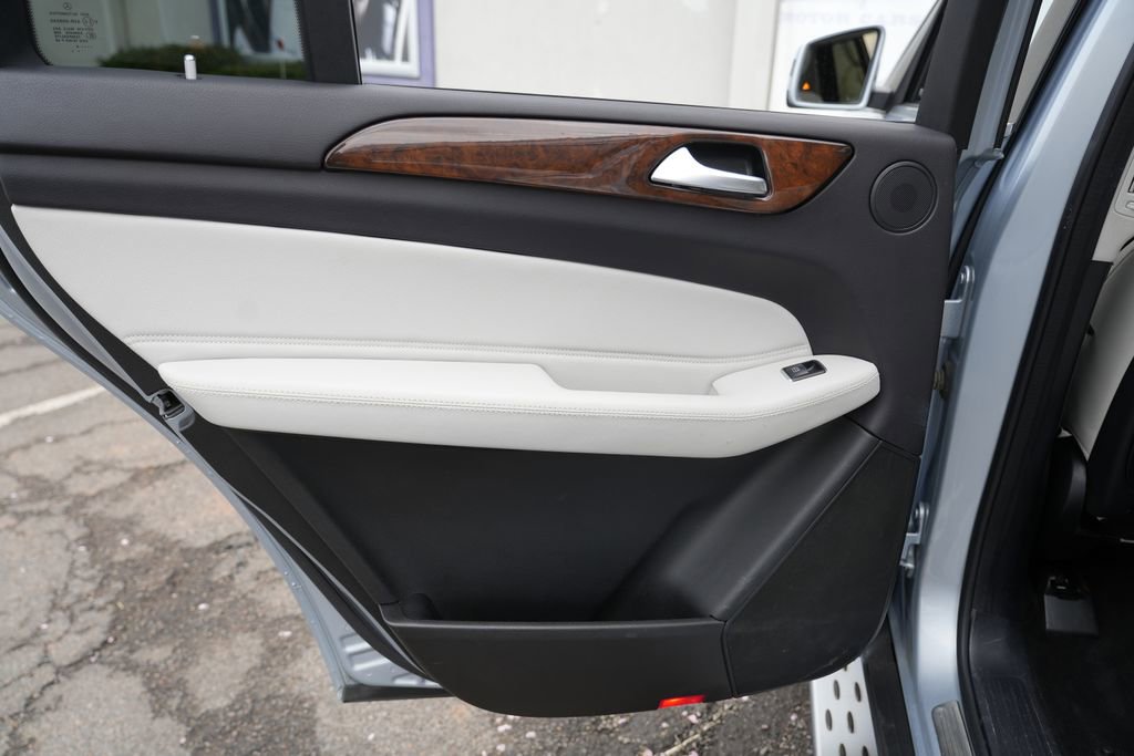 Used 2017 Mercedes-Benz GLS 450 4MATIC image 27