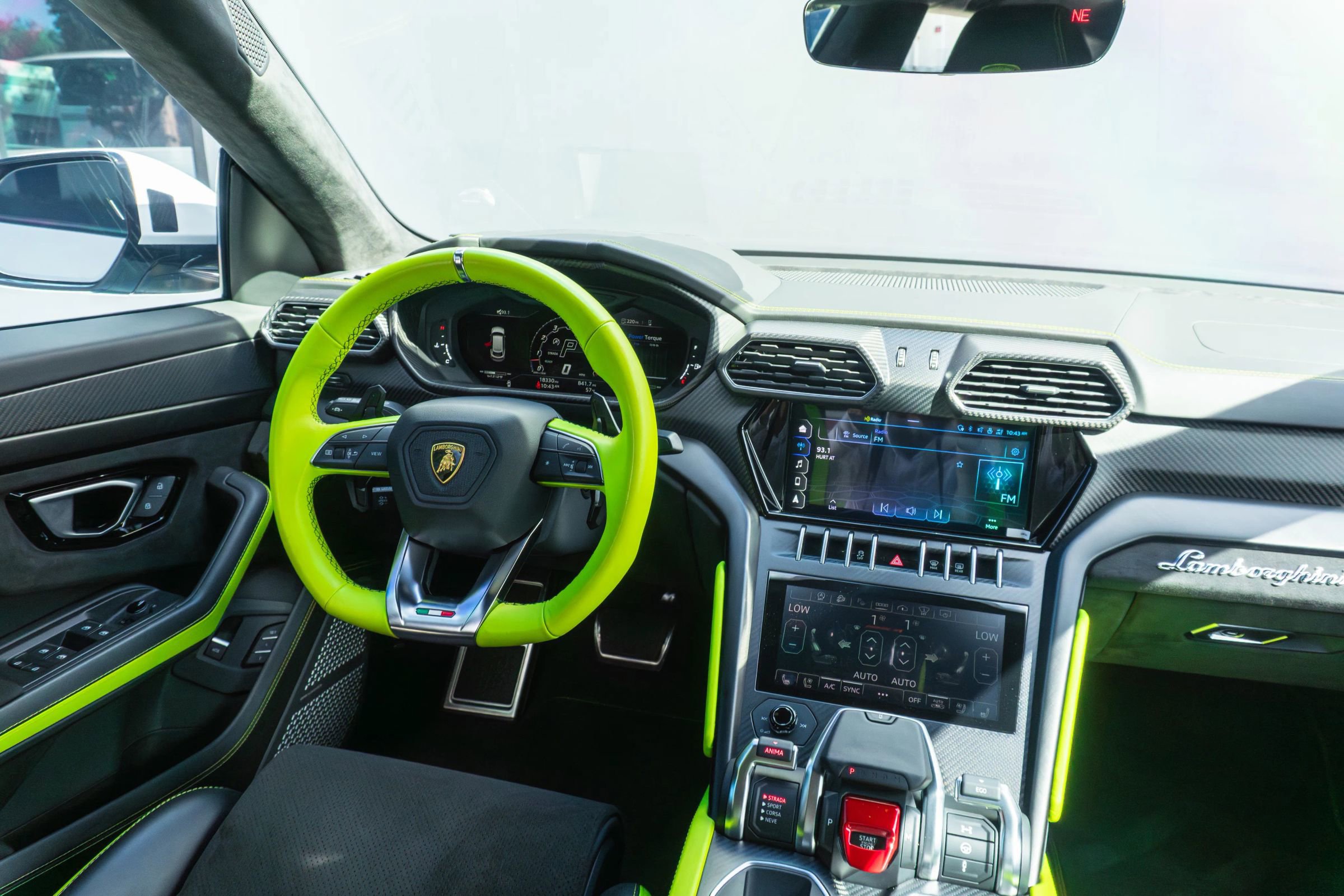 Used 2022 Lamborghini Urus image 63