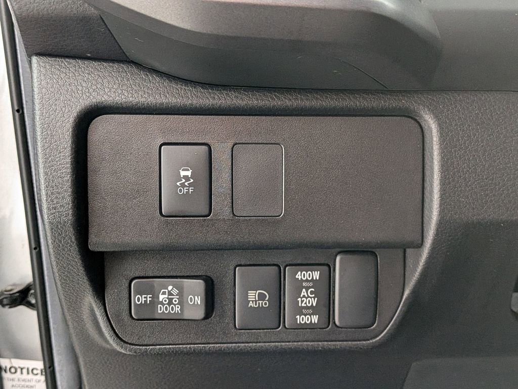 Used 2023 Toyota Tacoma TRD Off-Road AWD/4WD image 12