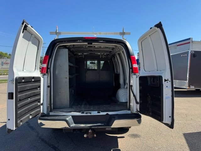 Used 2020 Chevrolet Express 3500 w/ Driver Convenience Package RWD image 22