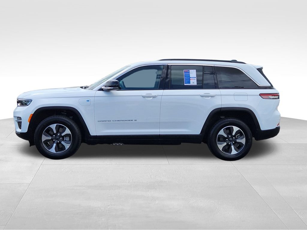 Used 2024 Jeep Grand Cherokee Limited 4xe w/ Trailer Tow Package AWD/4WD image 8
